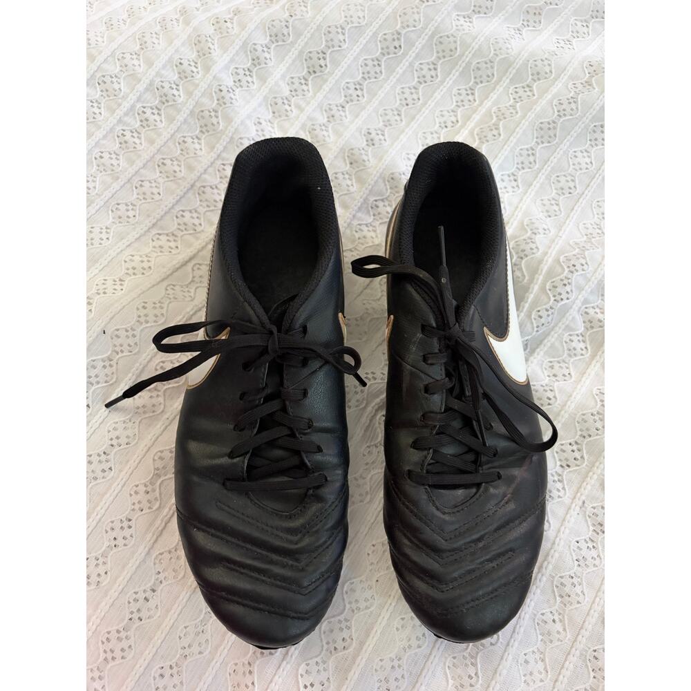 Nike Tiempo Soccer Cleats Black Gold FG Men's Size 9.5 US 819233-010